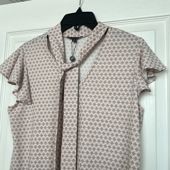 NWT Adrianna Papell light pink tie neck blouse - Picture 4 of 5